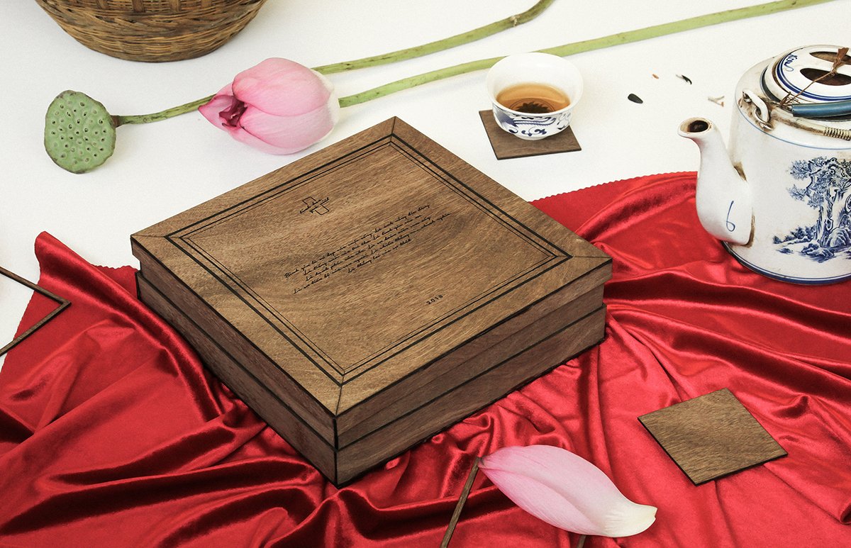 高端月餅品牌包裝設(shè)計(jì)案例，品牌設(shè)計(jì)，品牌包裝設(shè)計(jì)，高端品牌設(shè)計(jì)，月餅包裝設(shè)計(jì)，月餅品牌包裝案例，深圳品牌設(shè)計(jì)，左右格局